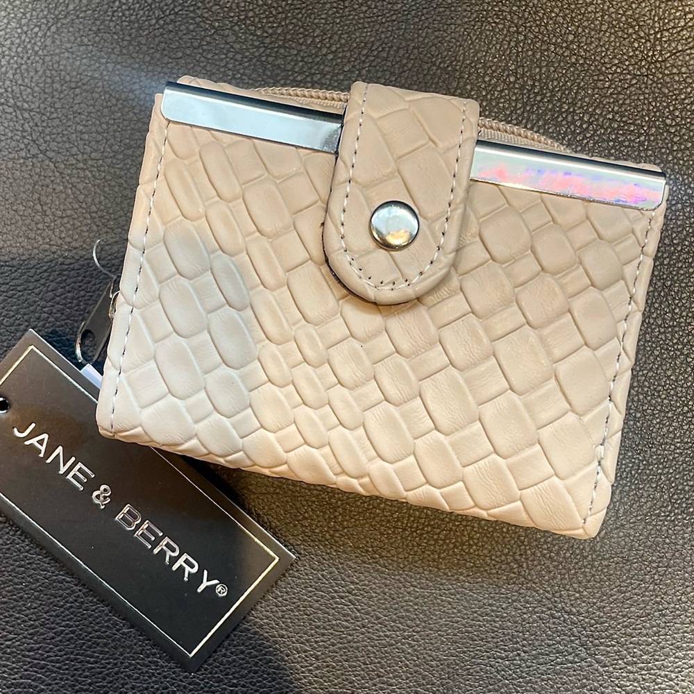 Jane & Berry Beige Textured Wallet